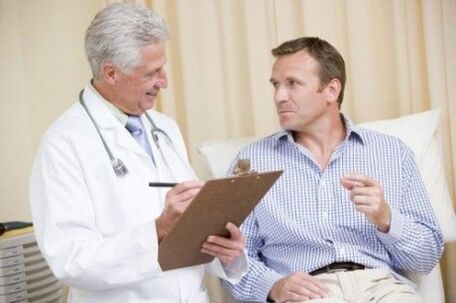 A doctor prescribes medication for a patient with prostatitis.